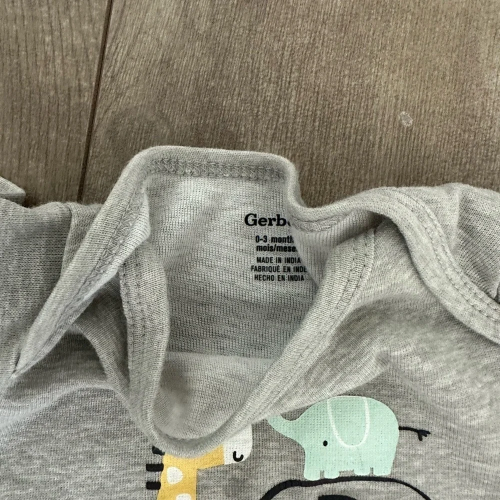 Gerber & koala baby 0-3 Month Baby Boy three piece matching outfit set giraffes